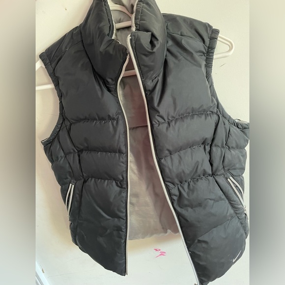 Reversible Nike vest, grey and black, perfect condition - Picture 2 of 2